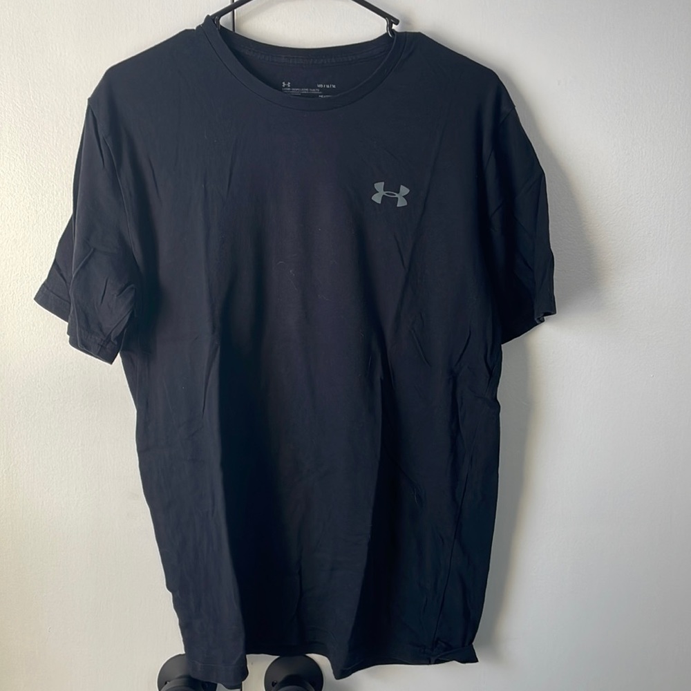 Black cotton Under Armour tee shirt